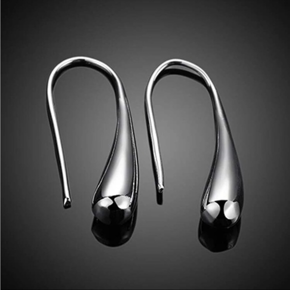 Simple smooth silver tone tear drop design hook earrings - Picture 1 of 6